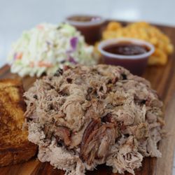 Pulled Pork Plate with mac & cheese and cole slaw