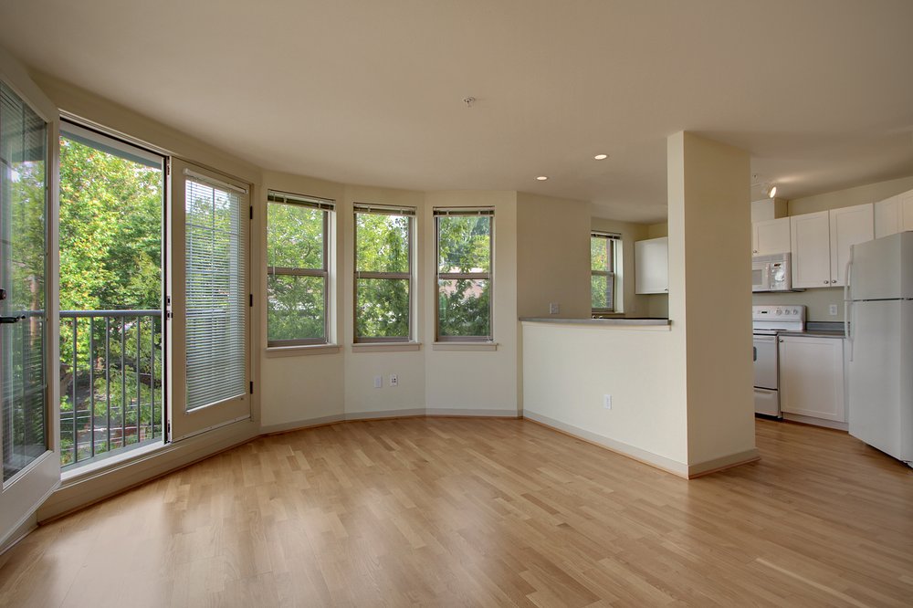 THE GILBERT HOUSE APARTMENTS Updated October 2024 18 Photos & 10