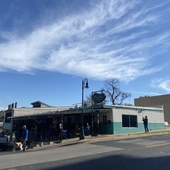 Franklin Barbecue - Restaurant line up - Barbeque Near Me - Austin, Texas Franklin Barbecue - Restaurant line up - Barbeque Near Me - Austin, Texas