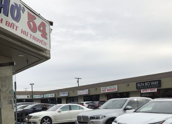 PALM COURT PLAZA Updated May 2024 15440 Brookhurst St Westminster