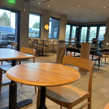 Starbucks - Coffee & Tea Near Me - Willits, California