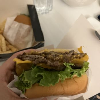 Yumi Burger - Yumi cheeseburger - Burgers Near Me - Montreal, Quebec Yumi Burger - Yumi cheeseburger - Burgers Near Me - Montreal, Quebec
