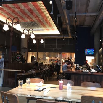 Maplewood Kitchen and Bar - Nice casual ambiance. - Breakfast & Brunch Near Me - Cincinnati, Ohio