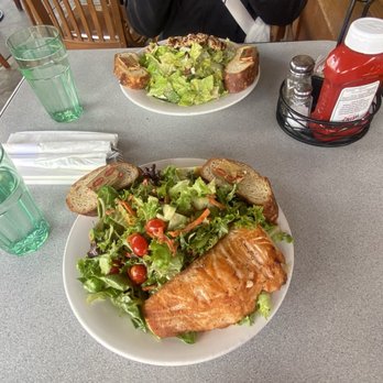 Crepevine Restaurants - Tossed Greens Salad w salmon (walnuts were super yummy) - New American Near Me - Mountain View, California Crepevine Restaurants - Tossed Greens Salad w salmon (walnuts were super yummy) - New American Near Me - Mountain View, California