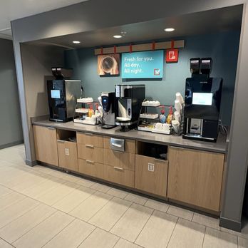 Avid Hotel - Tulsa Hills - Coffee area - Hotels Near Me - Tulsa, Oklahoma