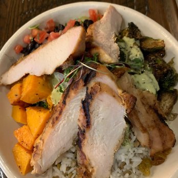 The '401 - Vegan Mediterranean Fusion Bowl (with chicken) - American Near Me - Bellaire, Texas The '401 - Vegan Mediterranean Fusion Bowl (with chicken) - American Near Me - Bellaire, Texas
