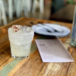 Dos Santos - Happy hour margarita
