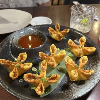 Hoshi & Sushi - Fried Crab Wonton - Sushi Bars Near Me - Hollywood, Florida