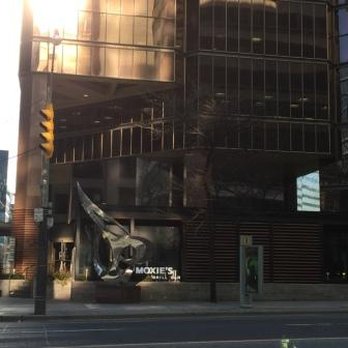 Moxies Toronto Downtown Restaurant - Lounges Near Me - Toronto, Ontario Moxies Toronto Downtown Restaurant - Lounges Near Me - Toronto, Ontario