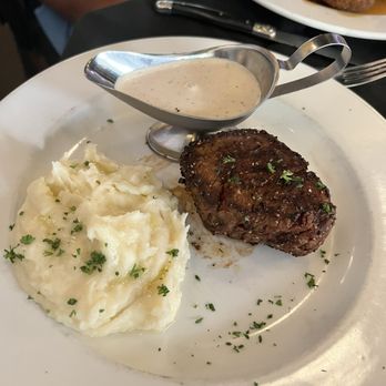 Napoli 3 - 8oz Filet - Wine Bars Near Me - St Charles, Missouri