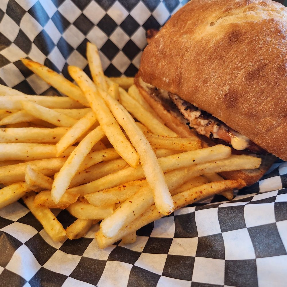 Chase the Taste - Chicken sandwich - New American Near Me - El Paso, Texas