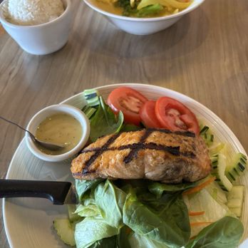 Lemongrass Thai Cuisine - Yellow chicken curry & grilled salmon salad. - Thai Near Me - Petaluma, California Lemongrass Thai Cuisine - Yellow chicken curry & grilled salmon salad. - Thai Near Me - Petaluma, California