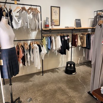 Aritzia - Accessories Near Me - Central Valley, New York