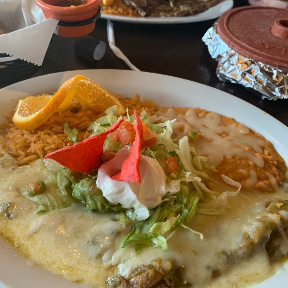 Lindo Mexico Grill & Seafood - Lunch special, chile relleno - Mexican Near Me - Albuquerque, New Mexico