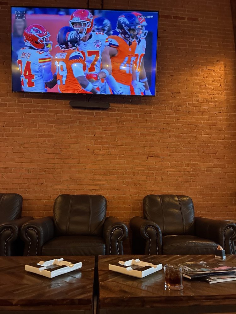 Rigby's Cigars & Lounge Logo