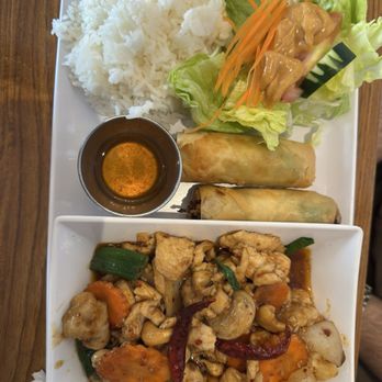 Nine & Nine Thai Kitchen - Cashew Chicken Lunch - Thai Near Me - Pasadena, California Nine & Nine Thai Kitchen - Cashew Chicken Lunch - Thai Near Me - Pasadena, California