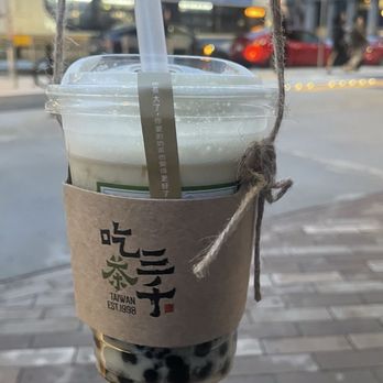 Chicha San Chen - Dong ding oolong tea with oat milk and boba - Tea Rooms Near Me - Boston, Massachusetts Chicha San Chen - Dong ding oolong tea with oat milk and boba - Tea Rooms Near Me - Boston, Massachusetts