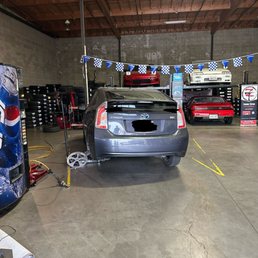 Tire repair / Tire replacement