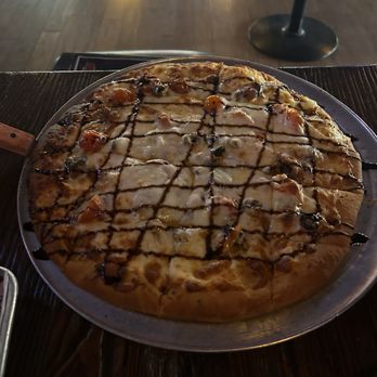 Q Bar - Veggie pizza - Pool Halls Near Me - Darien, Illinois Q Bar - Veggie pizza - Pool Halls Near Me - Darien, Illinois