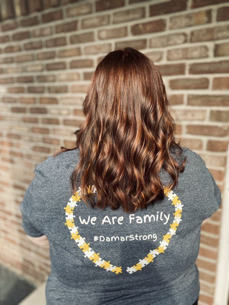 SALON 139 Updated August 2024 11 Reviews 104 E High St