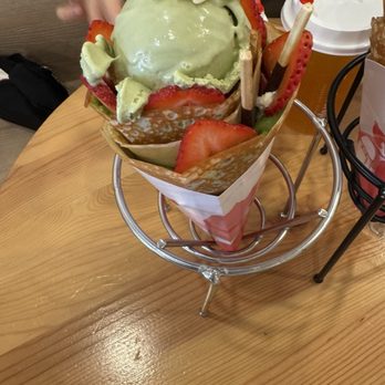 T-Swirl Crepe - Matcha Azuki Bean - Desserts Near Me - Brooklyn, New York T-Swirl Crepe - Matcha Azuki Bean - Desserts Near Me - Brooklyn, New York