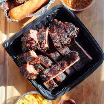 Wolf N' Bear Kitchen - Trip tip sandwich Baked beans Ribs Mac n'cheese - Pop-Up Restaurants Near Me - Ventura, California Wolf N' Bear Kitchen - Trip tip sandwich Baked beans Ribs Mac n'cheese - Pop-Up Restaurants Near Me - Ventura, California