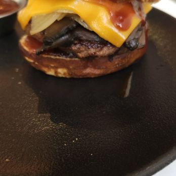 P.S. Kitchen - BBQ mushroom burger - Vegetarian Near Me - New York, New York