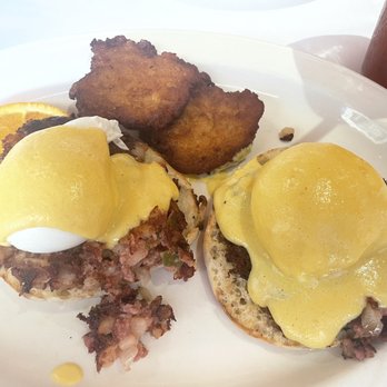 Caffe Luna Rosa - Corned beef/pastrami hash Eggs Benedict - Italian Near Me - Delray Beach, Florida