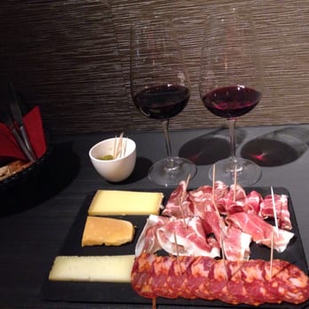 Non Peut-être - Assiette mix charcuterie-fromage, une tuerie!!! - Wine Bars Near Me - Ixelles, BRU Non Peut-être - Assiette mix charcuterie-fromage, une tuerie!!! - Wine Bars Near Me - Ixelles, BRU
