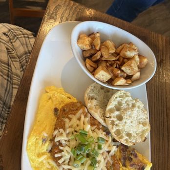 Another Broken Egg Cafe - Bacquezo Omelette - American Near Me - Orlando, Florida Another Broken Egg Cafe - Bacquezo Omelette - American Near Me - Orlando, Florida
