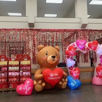 DeCA Commissary - Cute Valentine's Day display. - Grocery Near Me - San Diego, California
