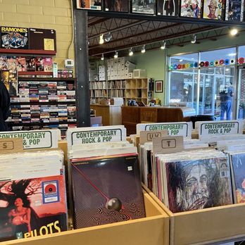 Breakaway Records - Vinyl Records Near Me - Austin, Texas
