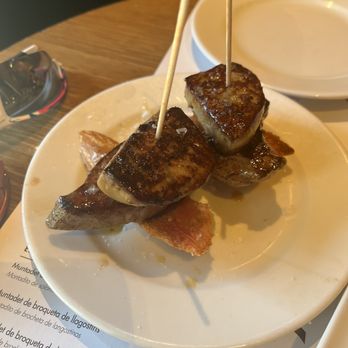 Ciutat Comtal - Foie gras, steak on toast - Tapas Bars Near Me - Barcelona, B