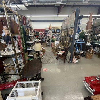 70 South Antiques - Antiques Near Me - Nashville, Tennessee