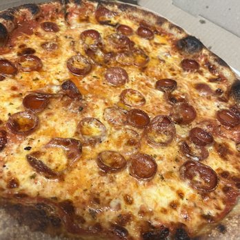 Amalfi's Kitchen & Bar - Traditional Pizza with Roasted Garlic and Pepperoni....TOP 5 Pizza's I've ever had! - Italian Near Me - Lawrenceville, New Jersey