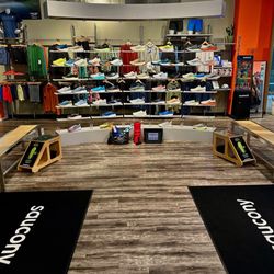Fleet Feet - Fit Benches, Men's shoe wall, recovery tools