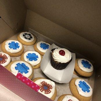 Smallcakes Ahwatukee - Cupcakes Near Me - Phoenix, Arizona