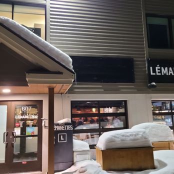 Lémarettes - the entrance to the restaurant - Canadian (New) Near Me - Mont-Laurier, Quebec