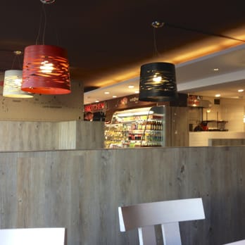 Brot und Brötchen - Sachlich gemütlicher Innenraum - Bakeries Near Me - Hamburg, HH Brot und Brötchen - Sachlich gemütlicher Innenraum - Bakeries Near Me - Hamburg, HH