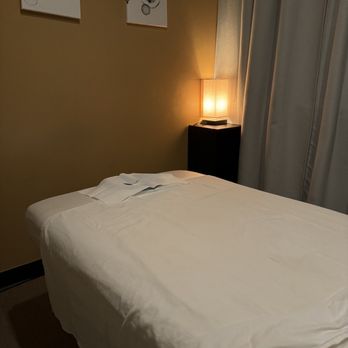 Thai House Massage - Clean & cozy, plus the massage bed heats up!! - Massage Near Me - Los Angeles, California Thai House Massage - Clean & cozy, plus the massage bed heats up!! - Massage Near Me - Los Angeles, California