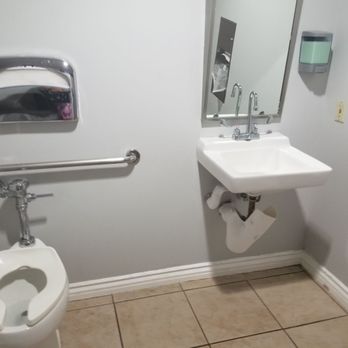 Endeavor Surgical Center - Clean restroom - Medical Centers Near Me - Northridge, California