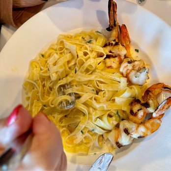 Caffe Aldo Lamberti - Fettuccine Alfredo with shrimp - Italian Near Me - Cherry Hill, New Jersey