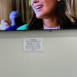 Annie's Nails - Lol, have to like this sign