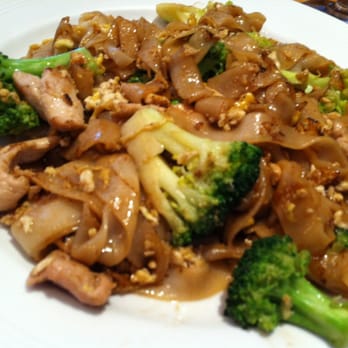 Simply Thai - Pad see ew with chicken cause I was being healthy lol - Thai Near Me - Newark, California Simply Thai - Pad see ew with chicken cause I was being healthy lol - Thai Near Me - Newark, California