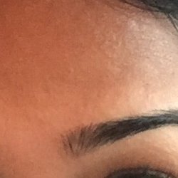 Henna Beauty Salon - Uneven eyebrows