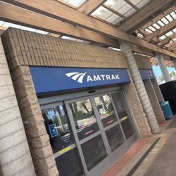 Amtrak - Disgusting Amtrak office in Oceanside