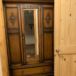DiamondStone Guest Lodges - Hallway with wardrobe
