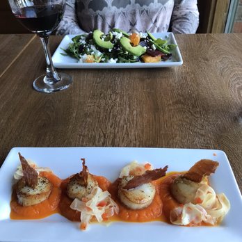 Anglers Dining Room - Scallops - Canadian (New) Near Me - Campbell River, British Columbia Anglers Dining Room - Scallops - Canadian (New) Near Me - Campbell River, British Columbia