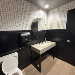 Allstrokes Golf Club - Bathroom