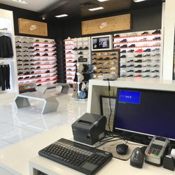 Shoe Palace
